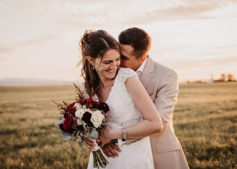 Brautpaar beim Shooting zum Sonnenuntergang am Filzenklas.