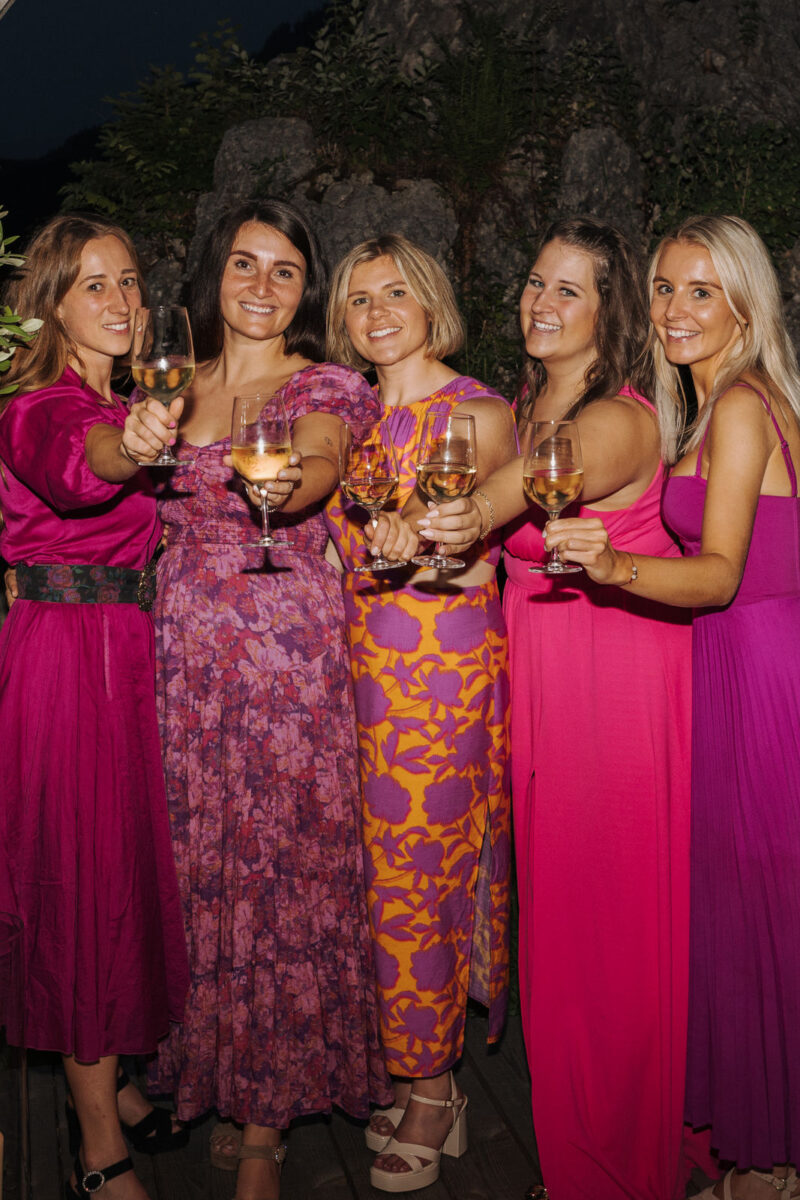 Gruppenbild auf einer Hochzeit am Tatzlwurm