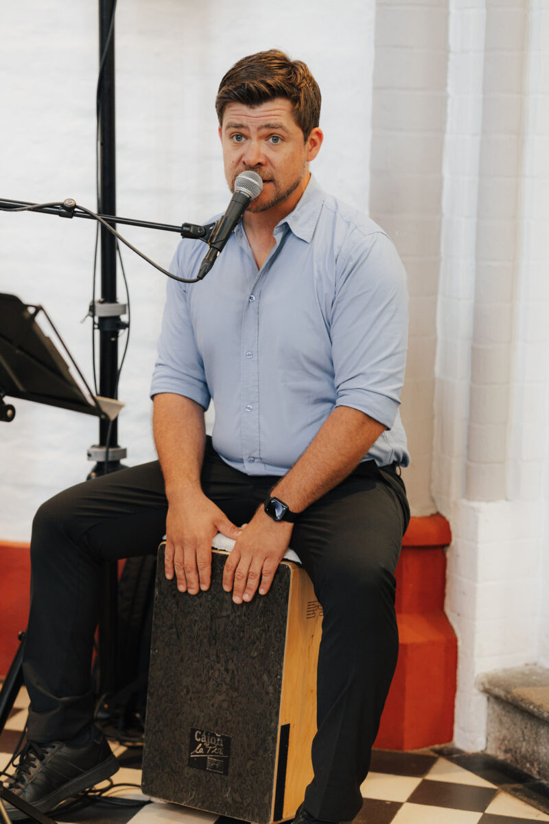 Portrait des Sängers bei der Hochzeit in der Erlöserkirche Rosenheim