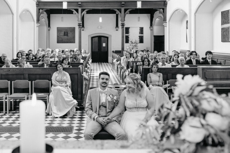 Erlöserkirche Rosenheim während einer Hochzeitszeremonie