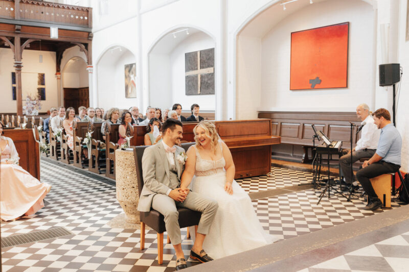 Erlöserkirche Rosenheim während einer Hochzeitszeremonie