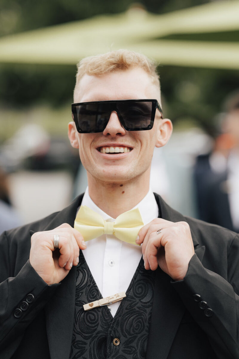 Portrait eines Hochzeitsgastes