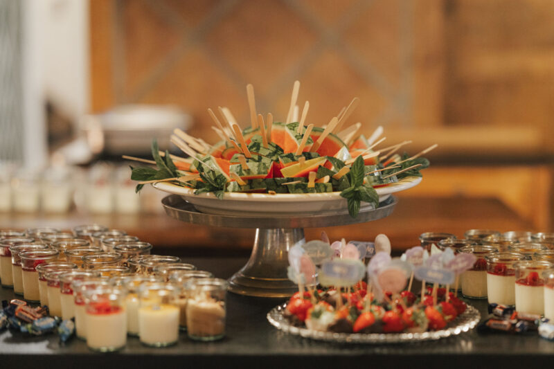 Detailbild des Nachspeisentisch