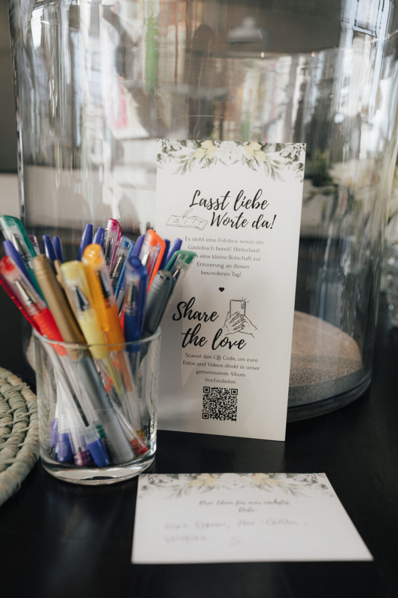Detailaufnahme Gästebuch bei Hochzeit im Dinzler Irschenberg