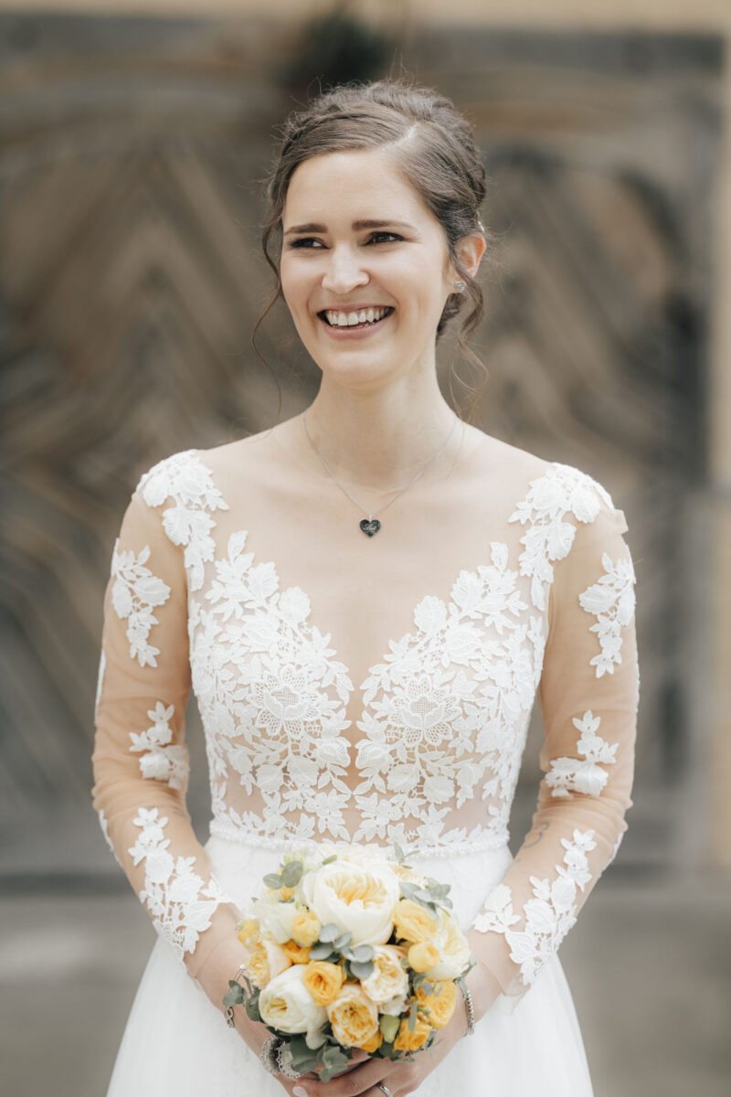 Portrait der Braut beim Brautpaarshooting zur Mühle Holzham