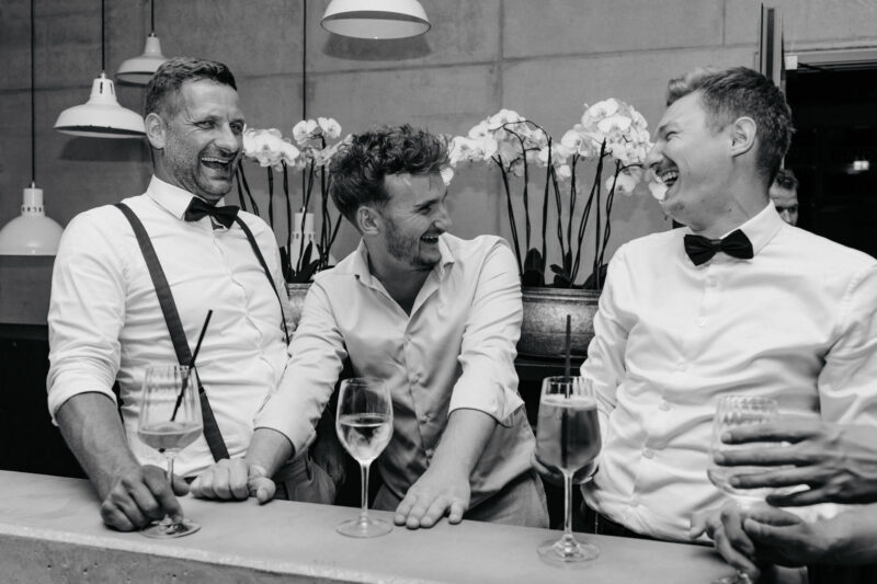 Hochzeitsgäste beim tanzen am Dinzler Irschenberg