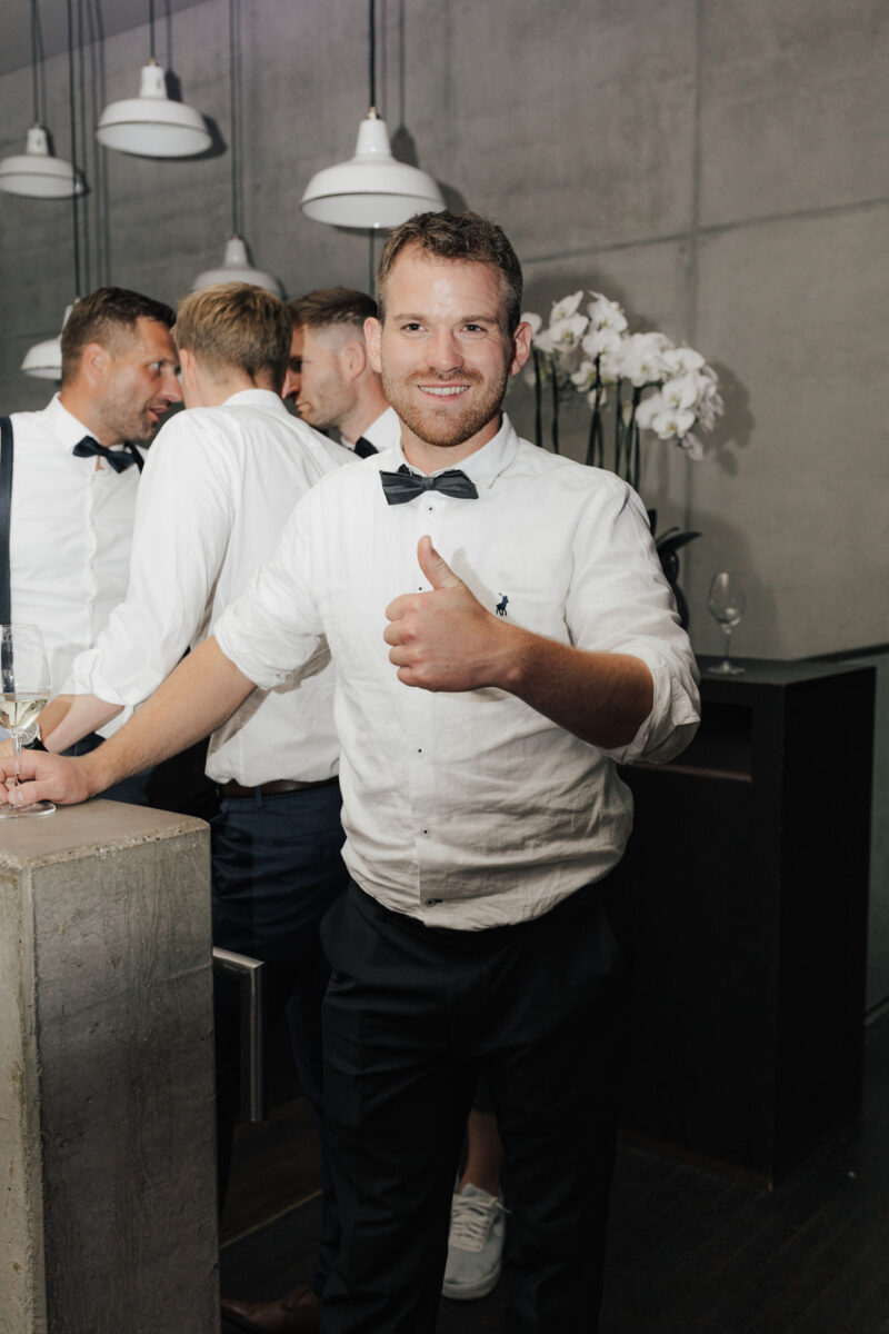 Hochzeitsgäste beim tanzen am Dinzler Irschenberg