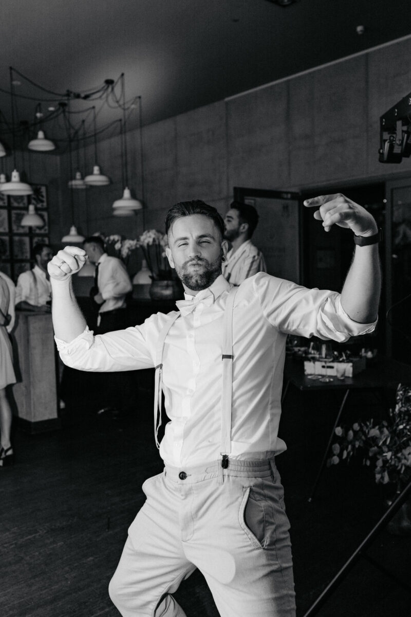 Hochzeitsgäste beim tanzen am Dinzler Irschenberg