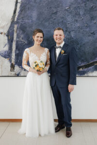 Bild vom Brautpaar nach der Trauung im Rathaus Bad Aibling