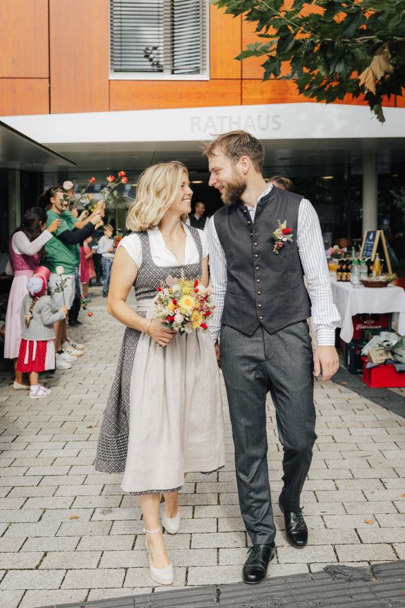 Frisch verheiratet auf dem Marienplatz Bad Aibling