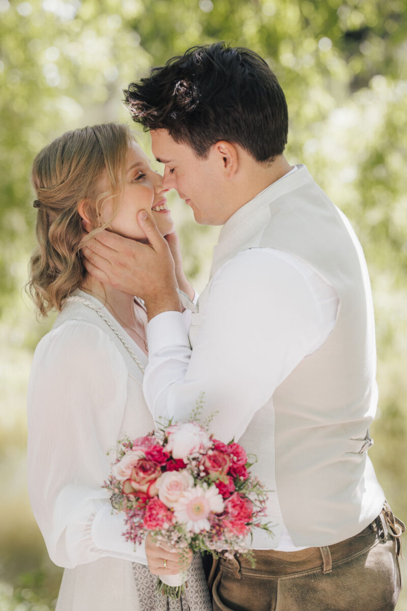 Brautpaar im Kurpark in Bad Aibling